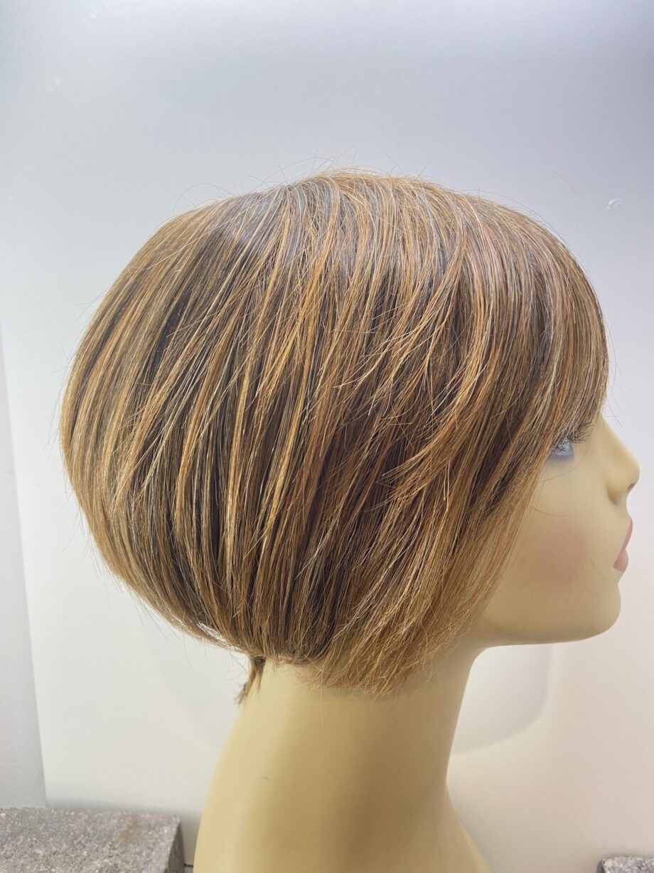 Raquel Welch short brown wig. Bbrss227
