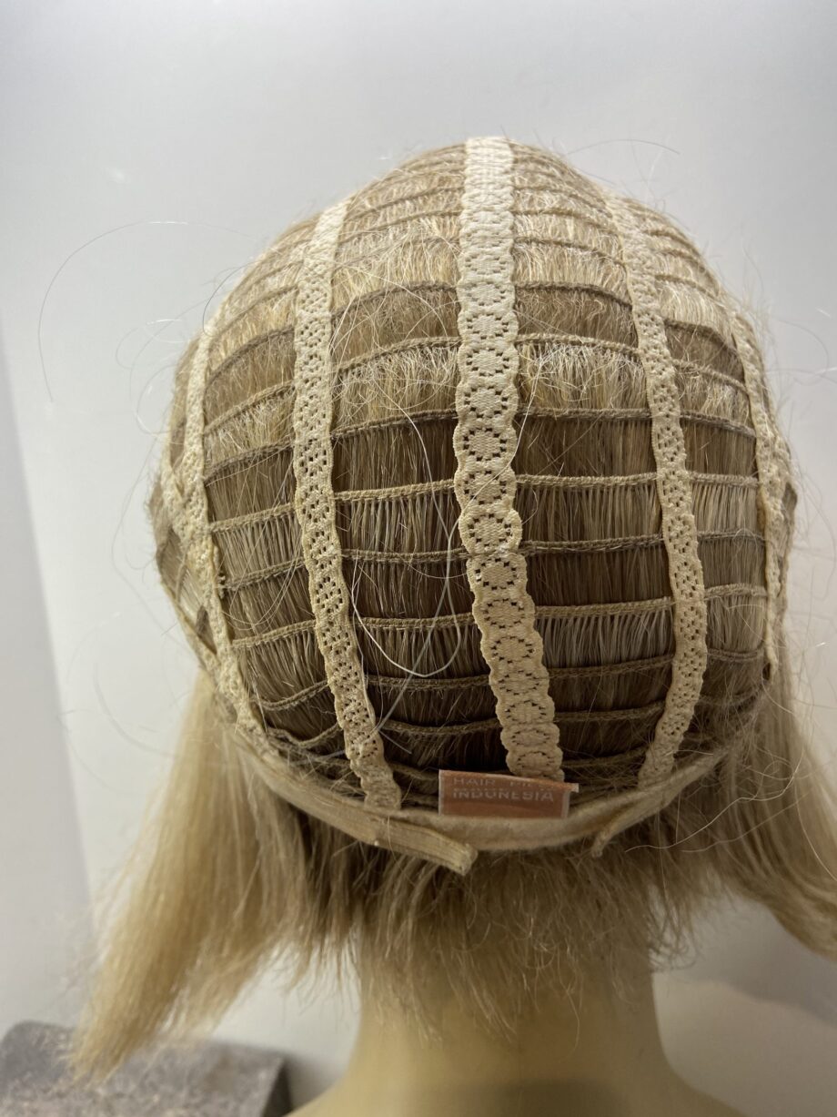 Blonde wig. Blms53