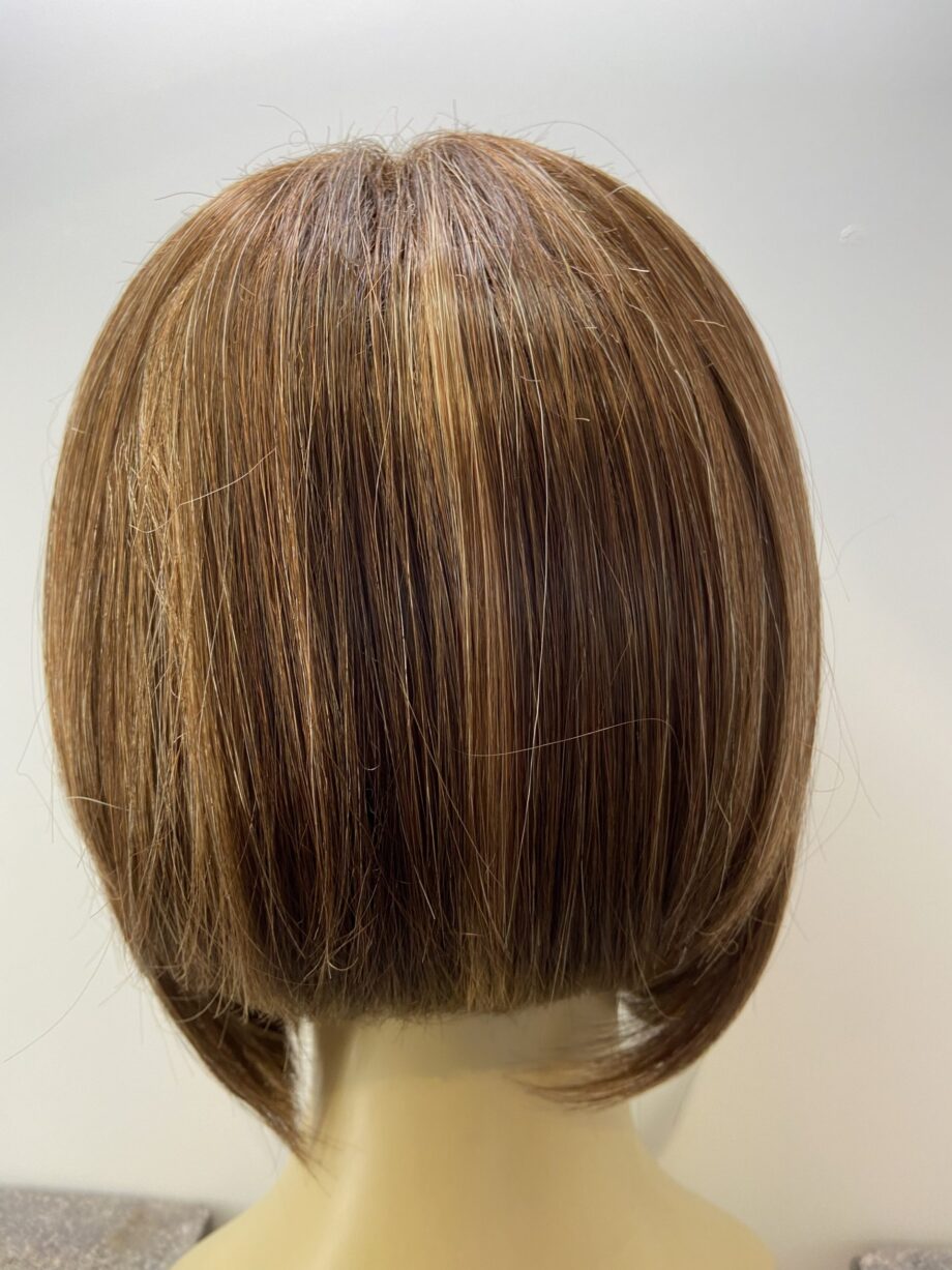 Beautiful brown Bob. Brms48