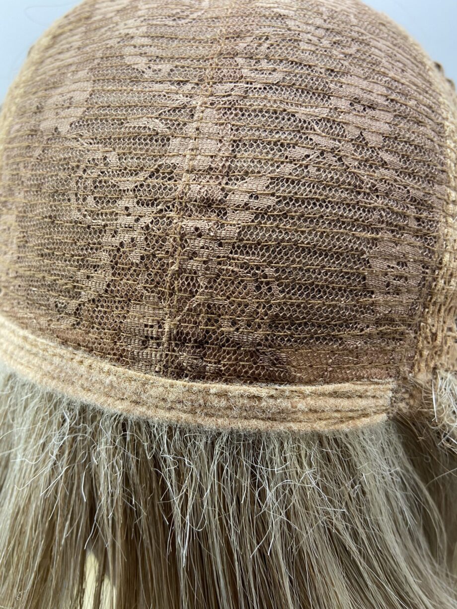 Blonde long wig. Bblls211