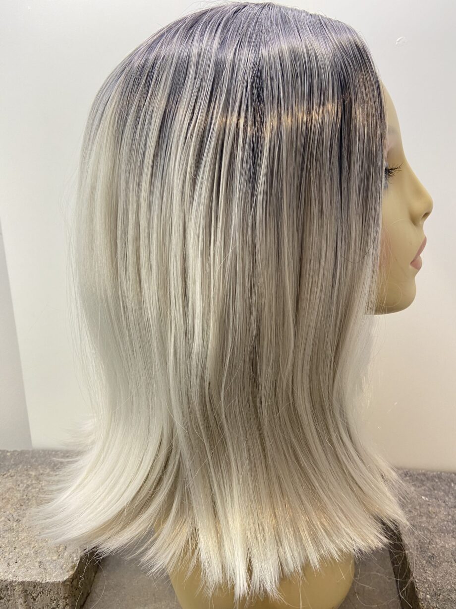 Silver rooted long wig. Sls55