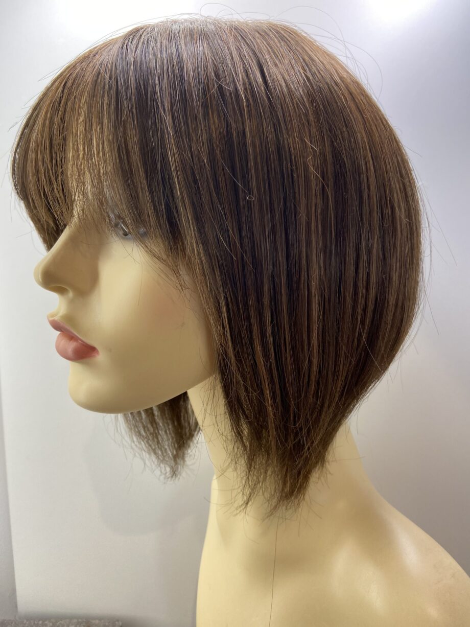 Sleet shiny brown wig. Brls586