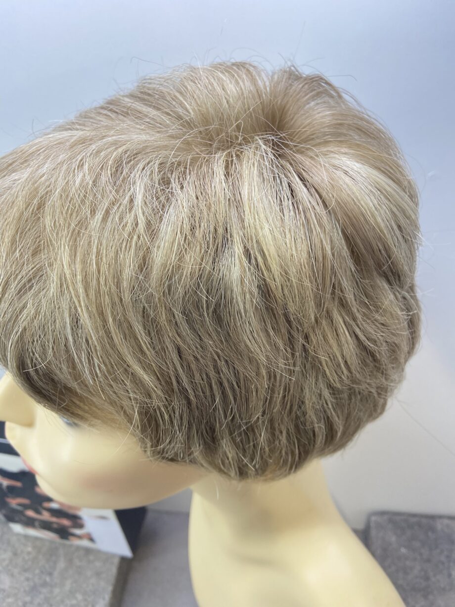 Short blonde wig. Boxed. Bblss234