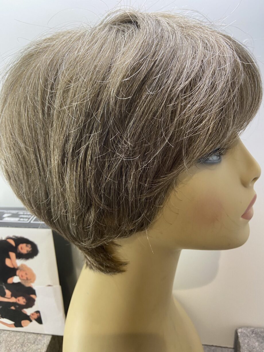 Stylish soft light ash brown wig. Bbrss228