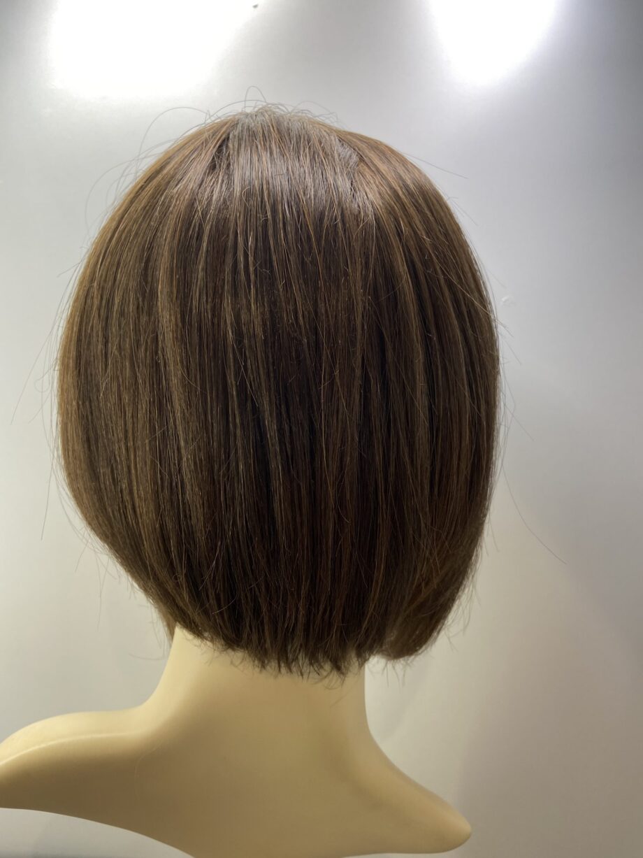 Sleet shiny brown wig. Brls586