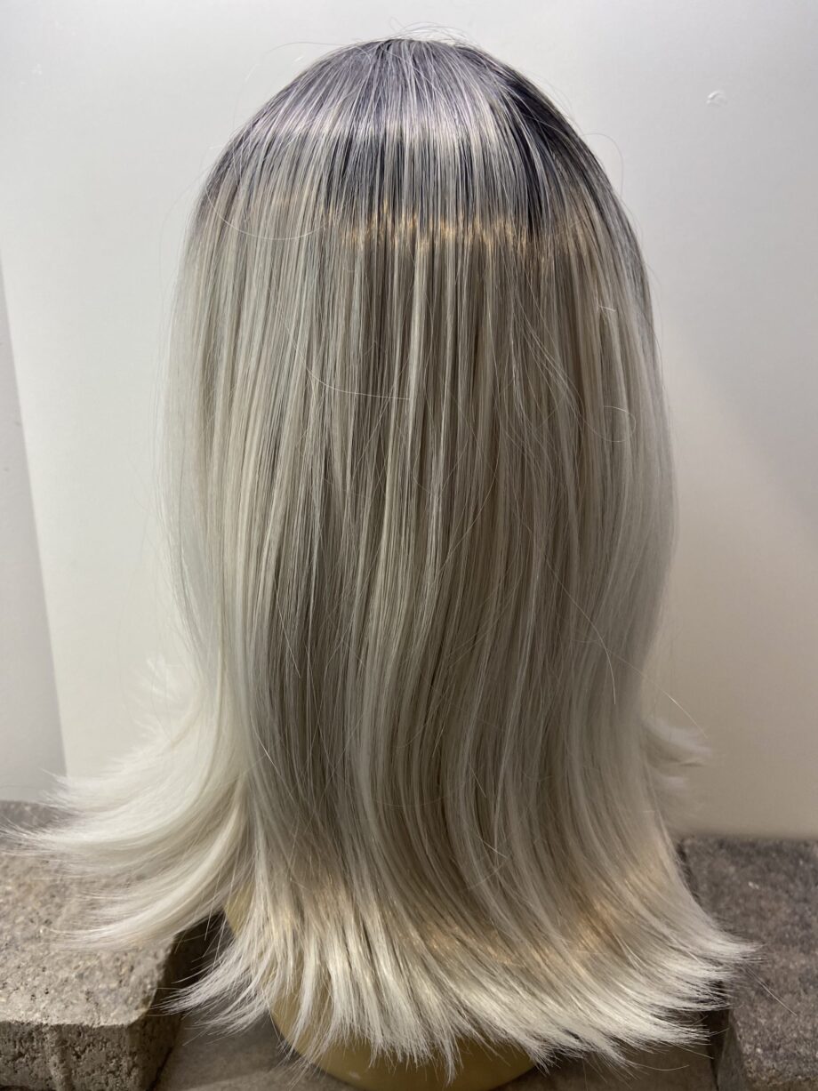 Silver rooted long wig. Sls55