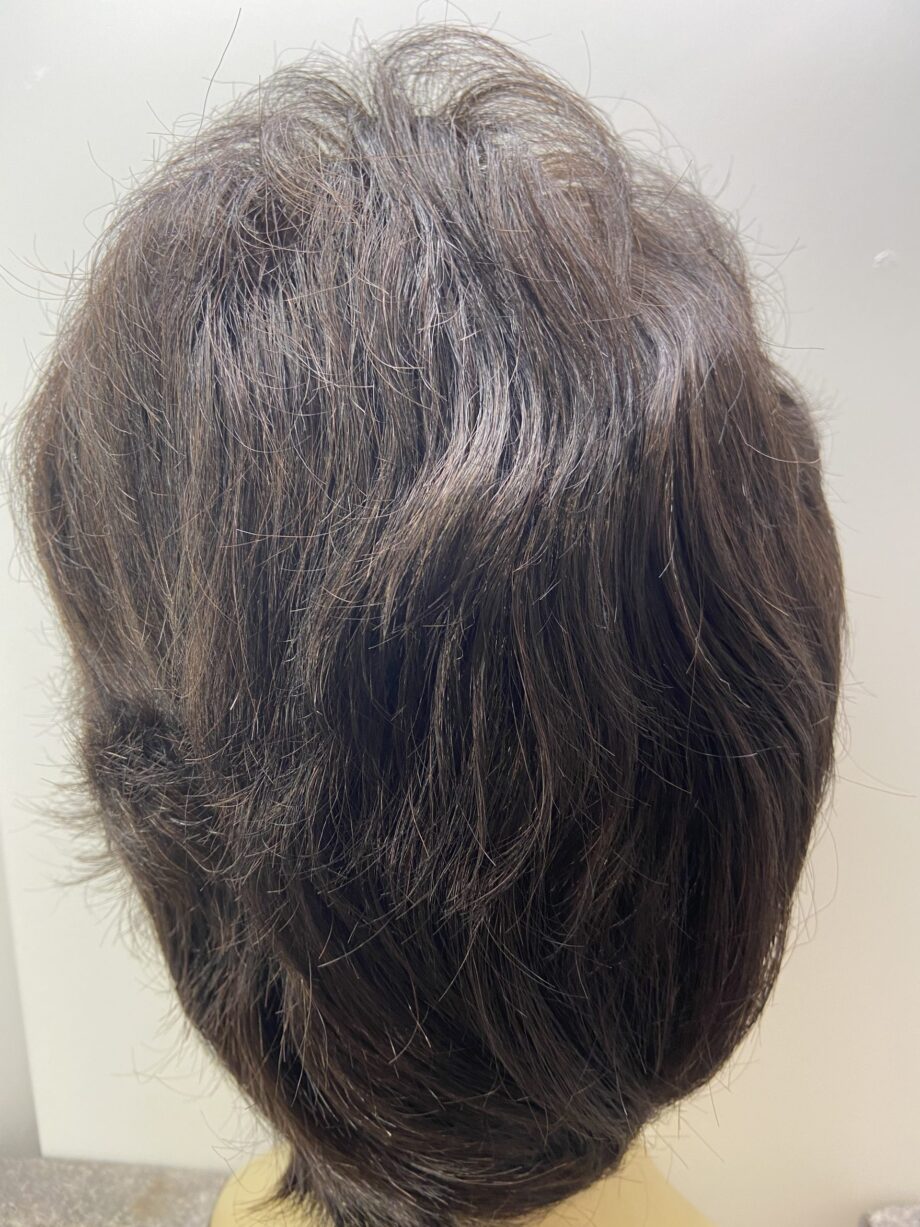 Dark brown wavy wig. Brmw316