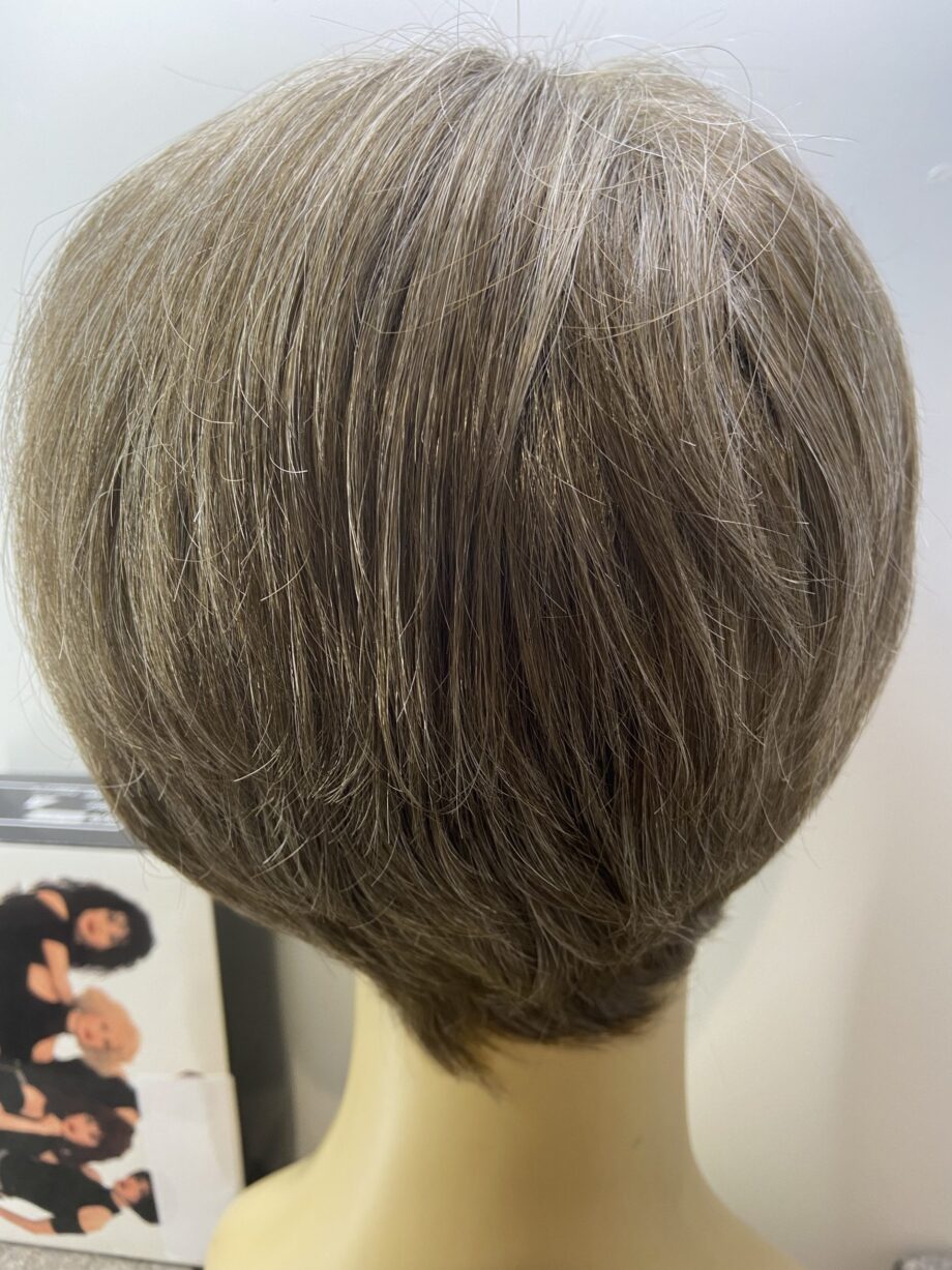 Stylish soft light ash brown wig. Bbrss228