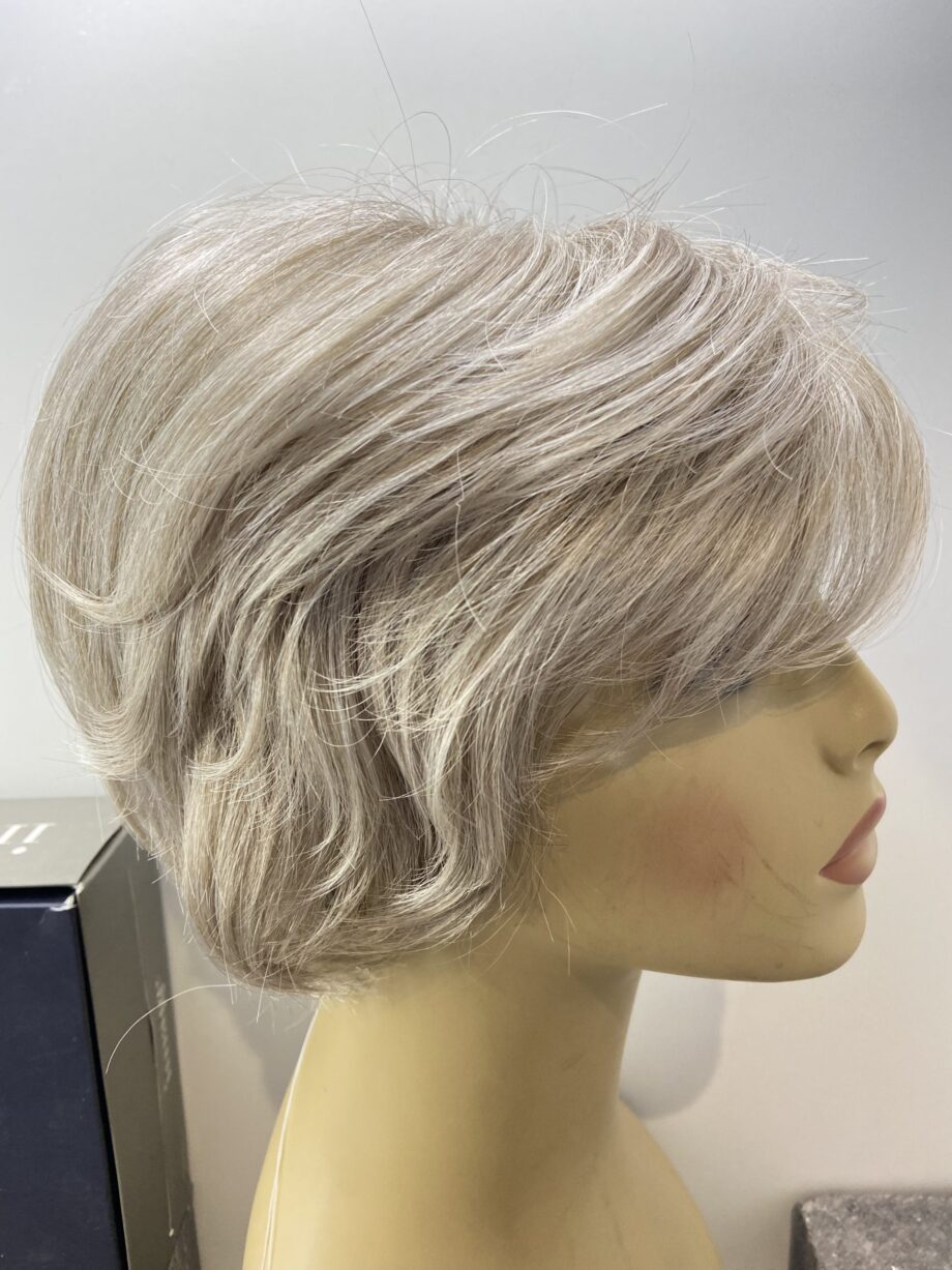 New platinum petite wig. Bgsw248
