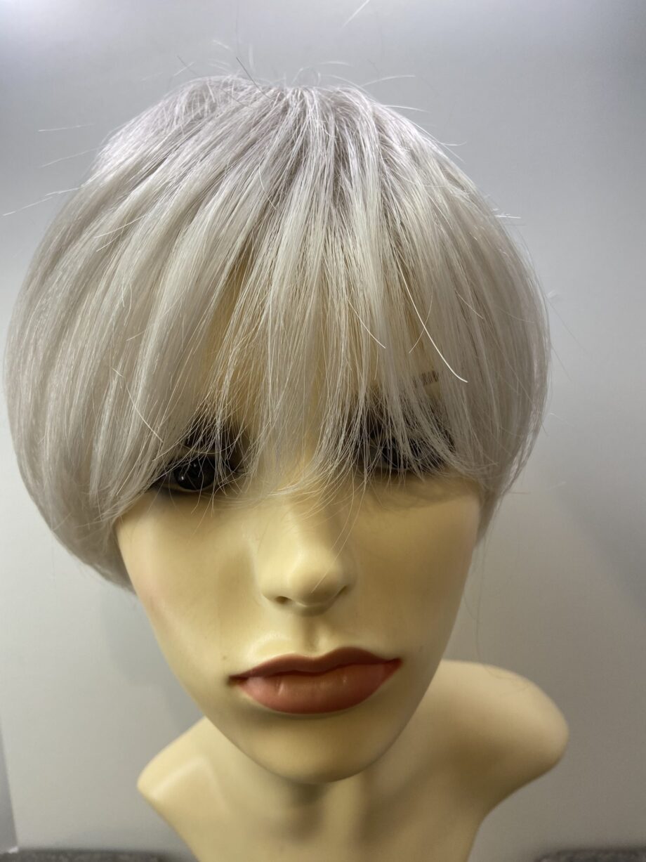 Silver grey wig. Sss340