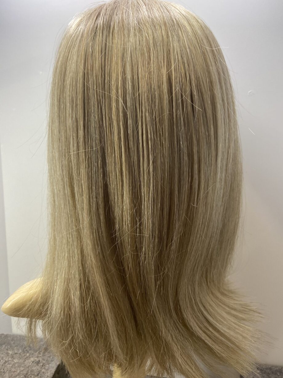 Long soft cap blonde wig. Blls51