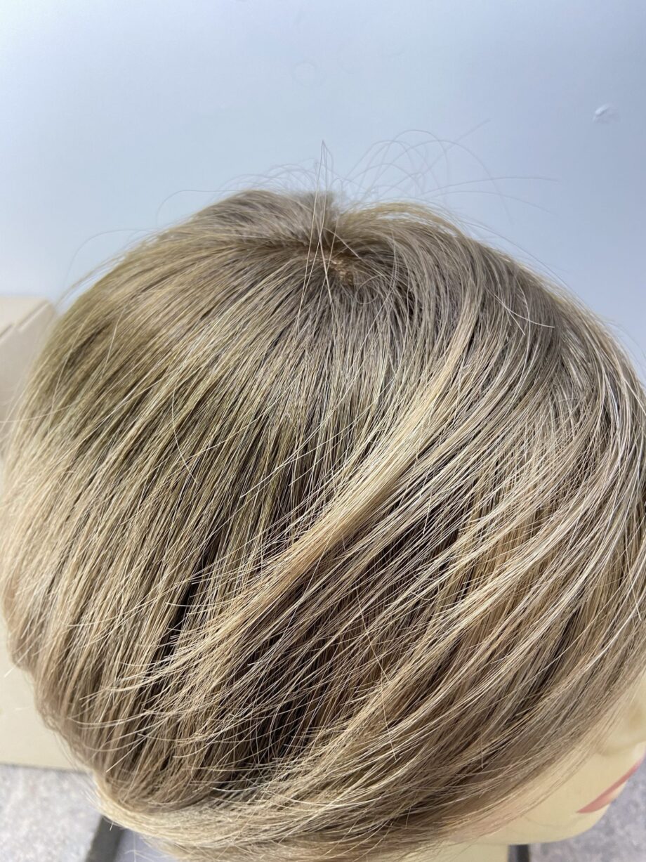 Shiny mid length new wig. Bbrms250