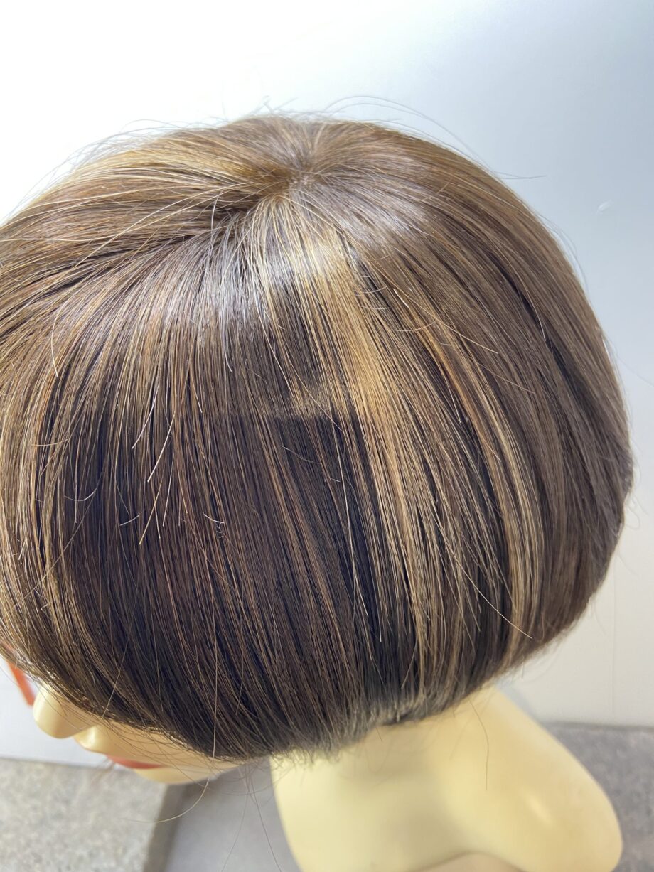 Highlighted brown shiny wig. Bbrms248