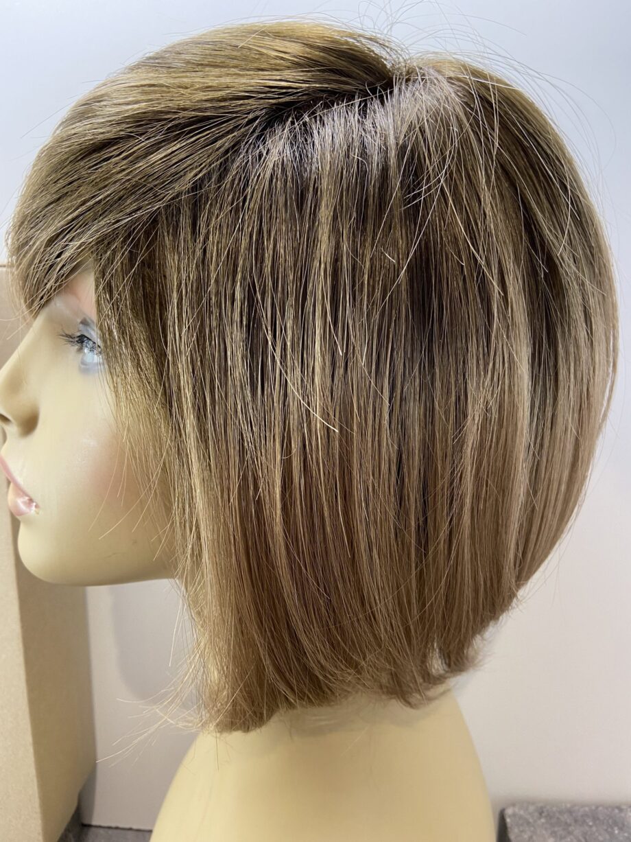 Shiny mid length new wig. Bbrms250