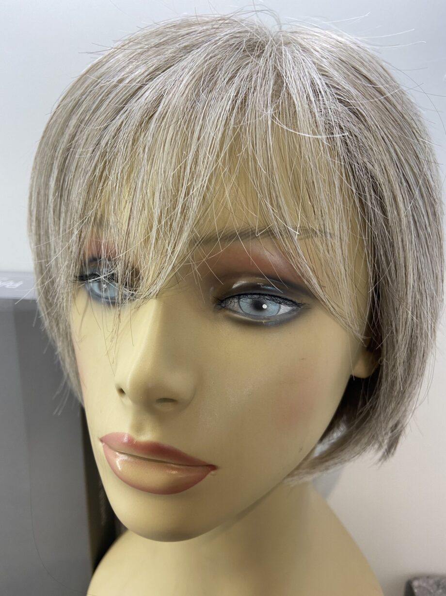 Salt and pepper stunning wig. Bgns243