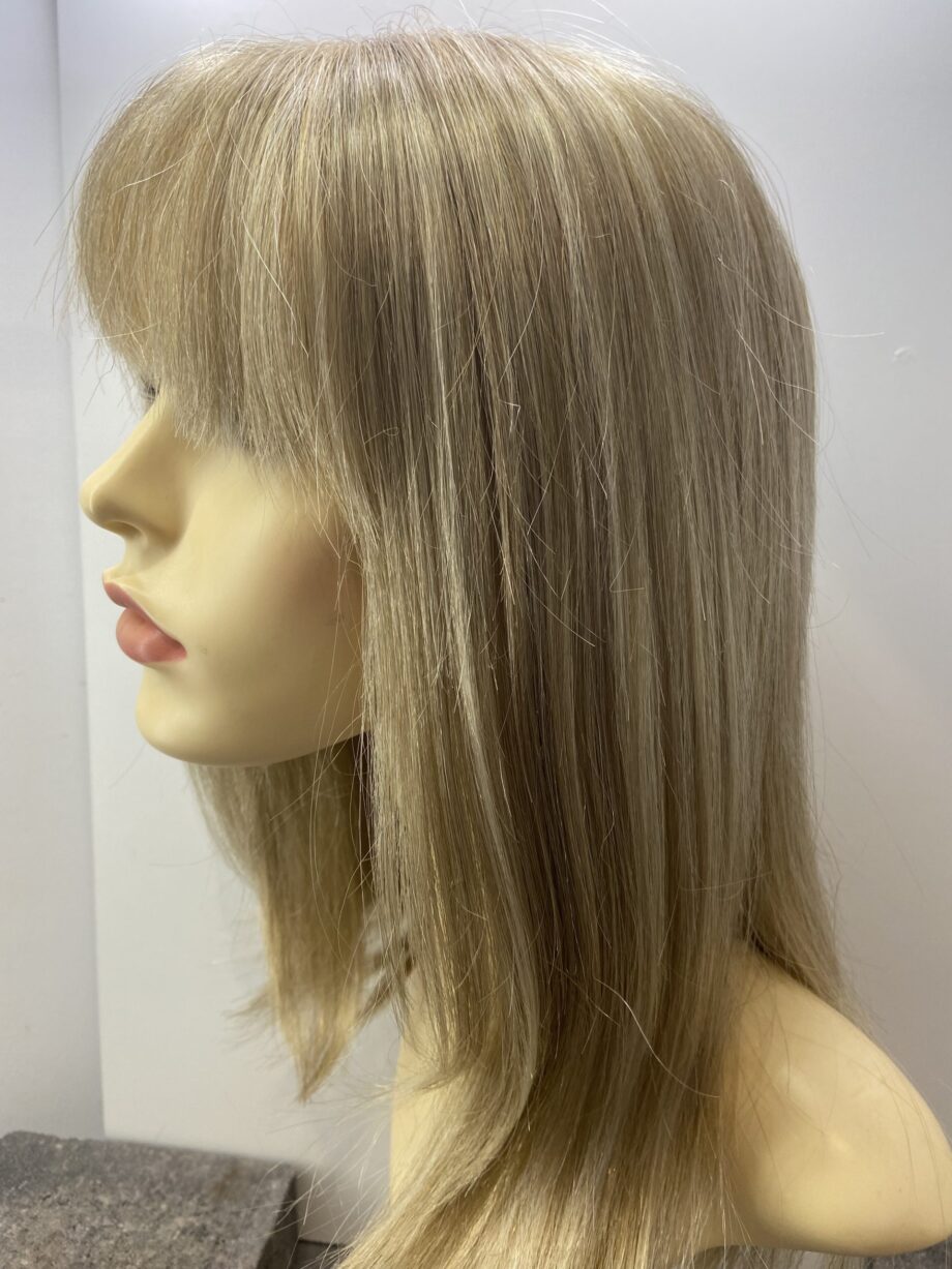 Long soft cap blonde wig. Blls51