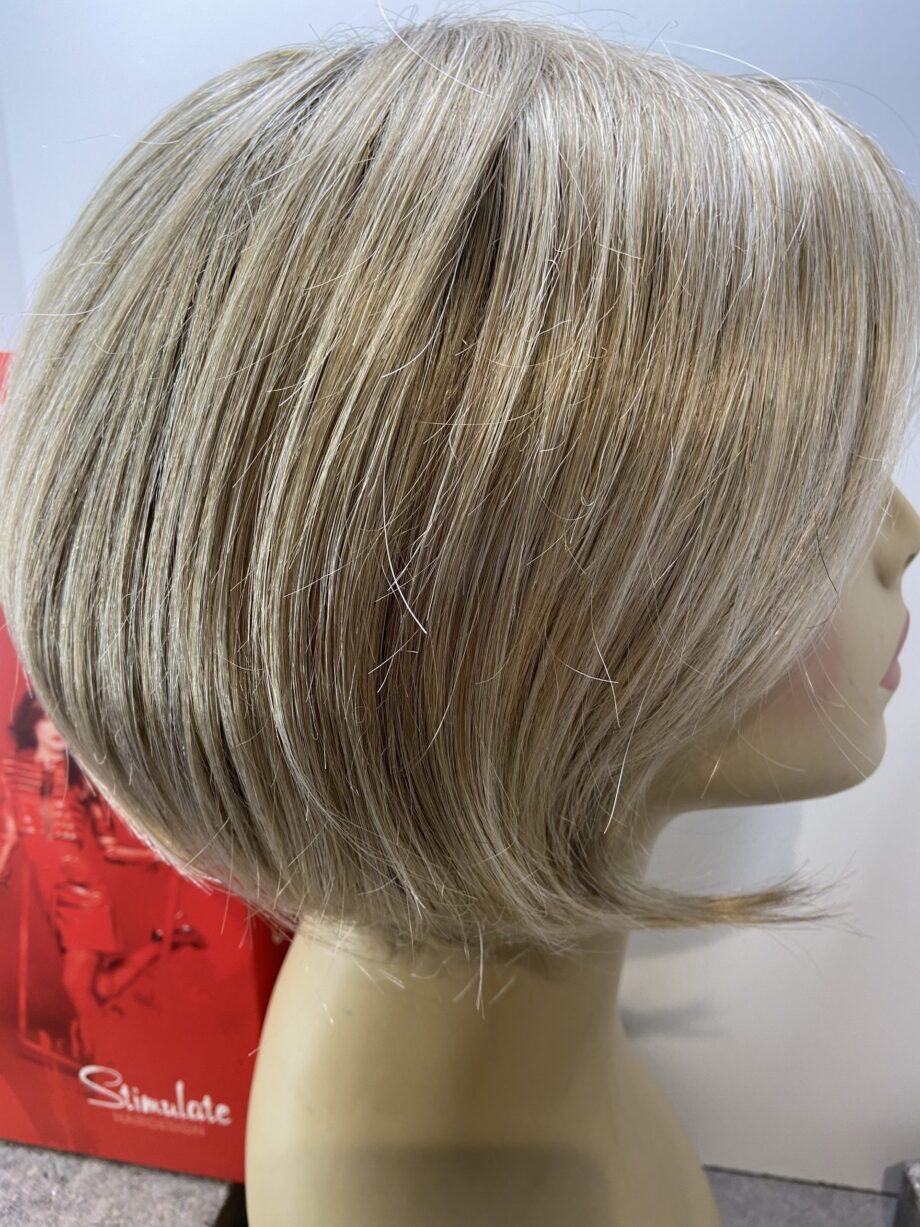 Very beautiful soft cap blonde rooted wig. Bblms248