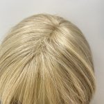 Shiny blonde long wig. Blls54