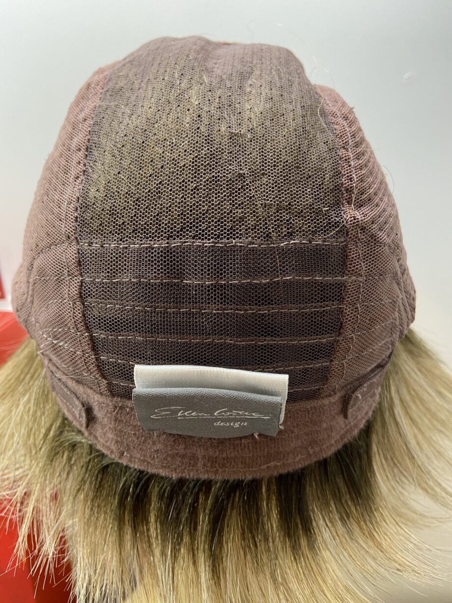 Very beautiful soft cap blonde rooted wig. Bblms248