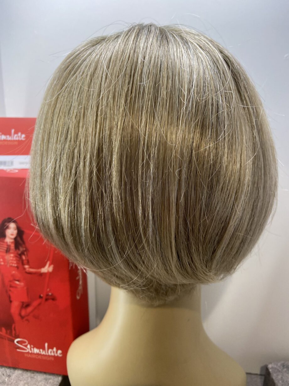 Very beautiful soft cap blonde rooted wig. Bblms248