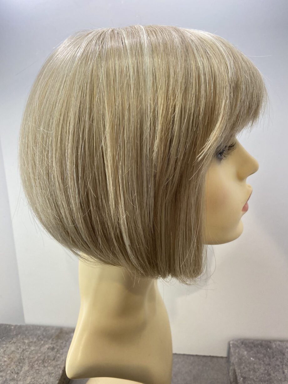 Blonde bob wig. Blms334