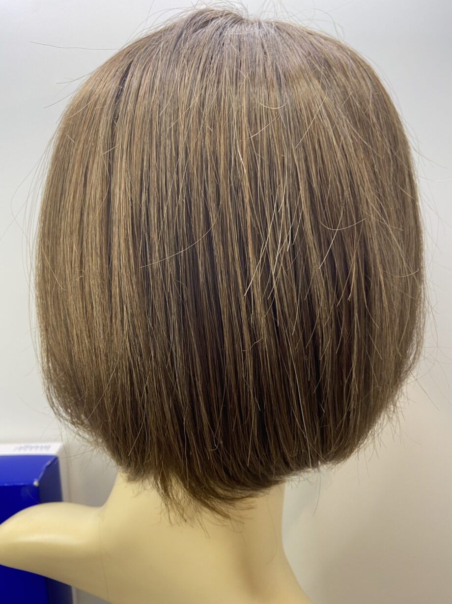 Mid brown short wig. Bbrms239