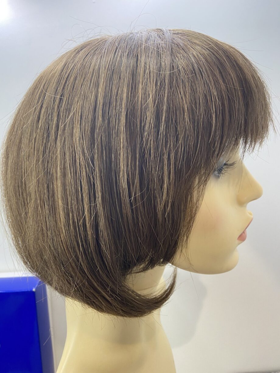 Mid brown short wig. Bbrms239