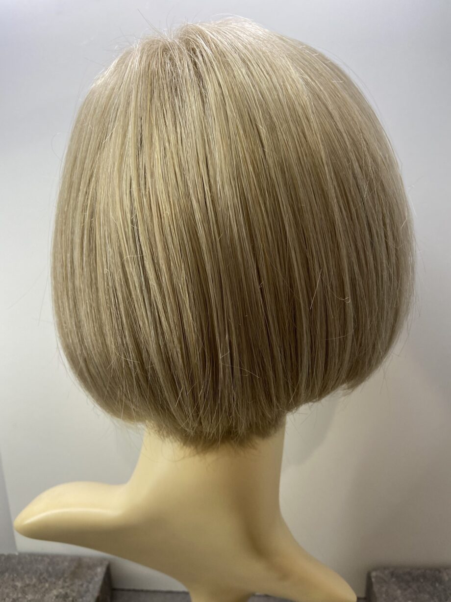 Blonde bob wig. Blms334