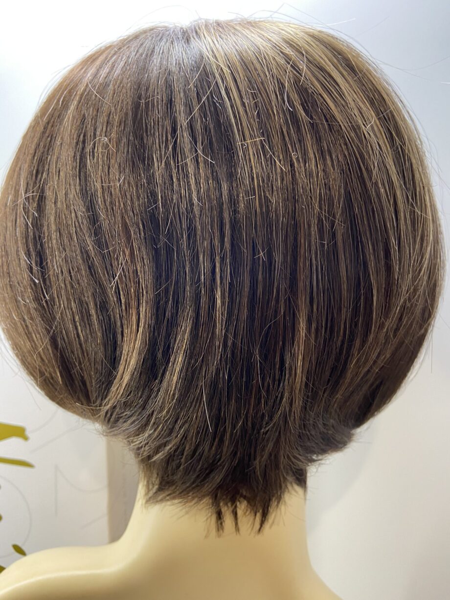 Highlighted brown shiny wig. Bbrms248