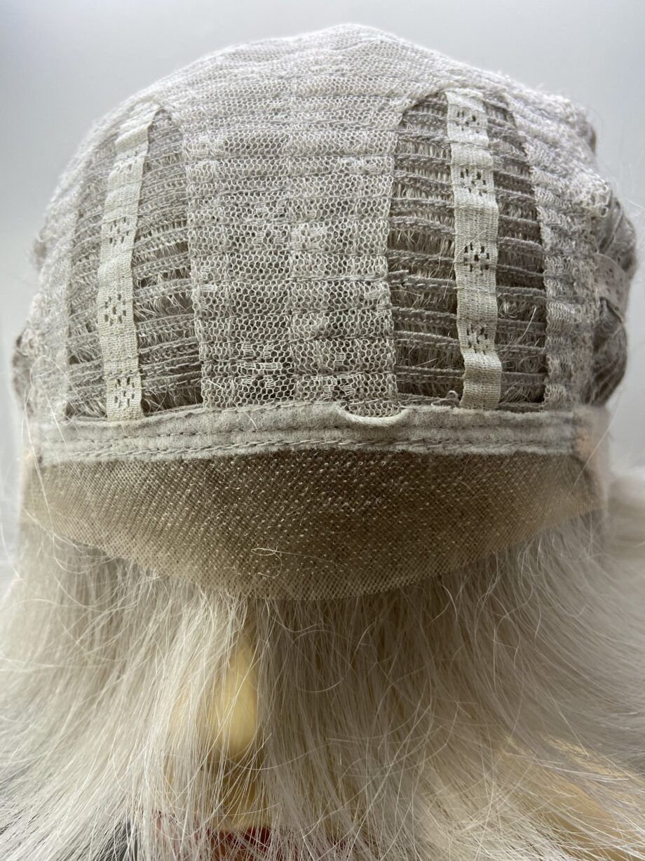 Silver grey wig. Sss340
