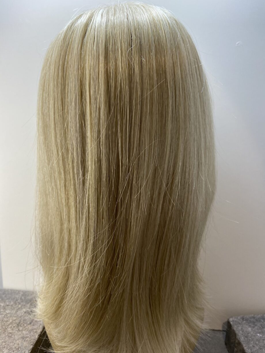 Light blonde long wig. Bllms703