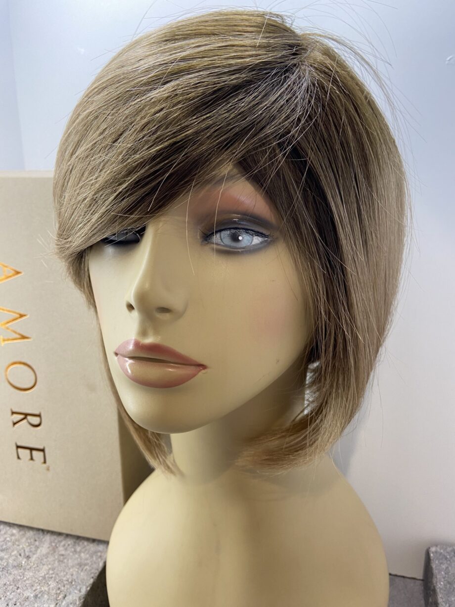 Shiny mid length new wig. Bbrms250