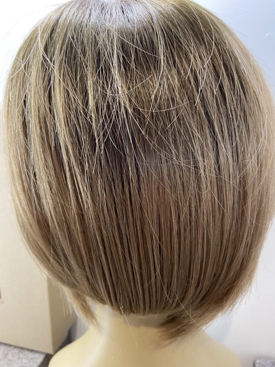 Shiny mid length new wig. Bbrms250