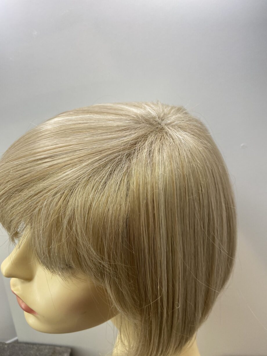 Blonde bob wig. Blms334