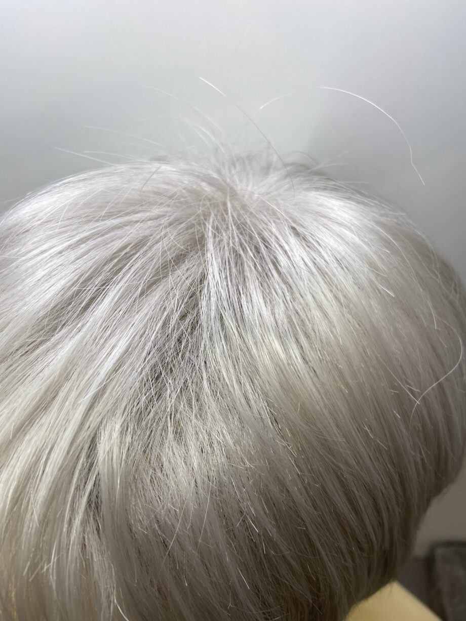 Silver grey wig. Sss340