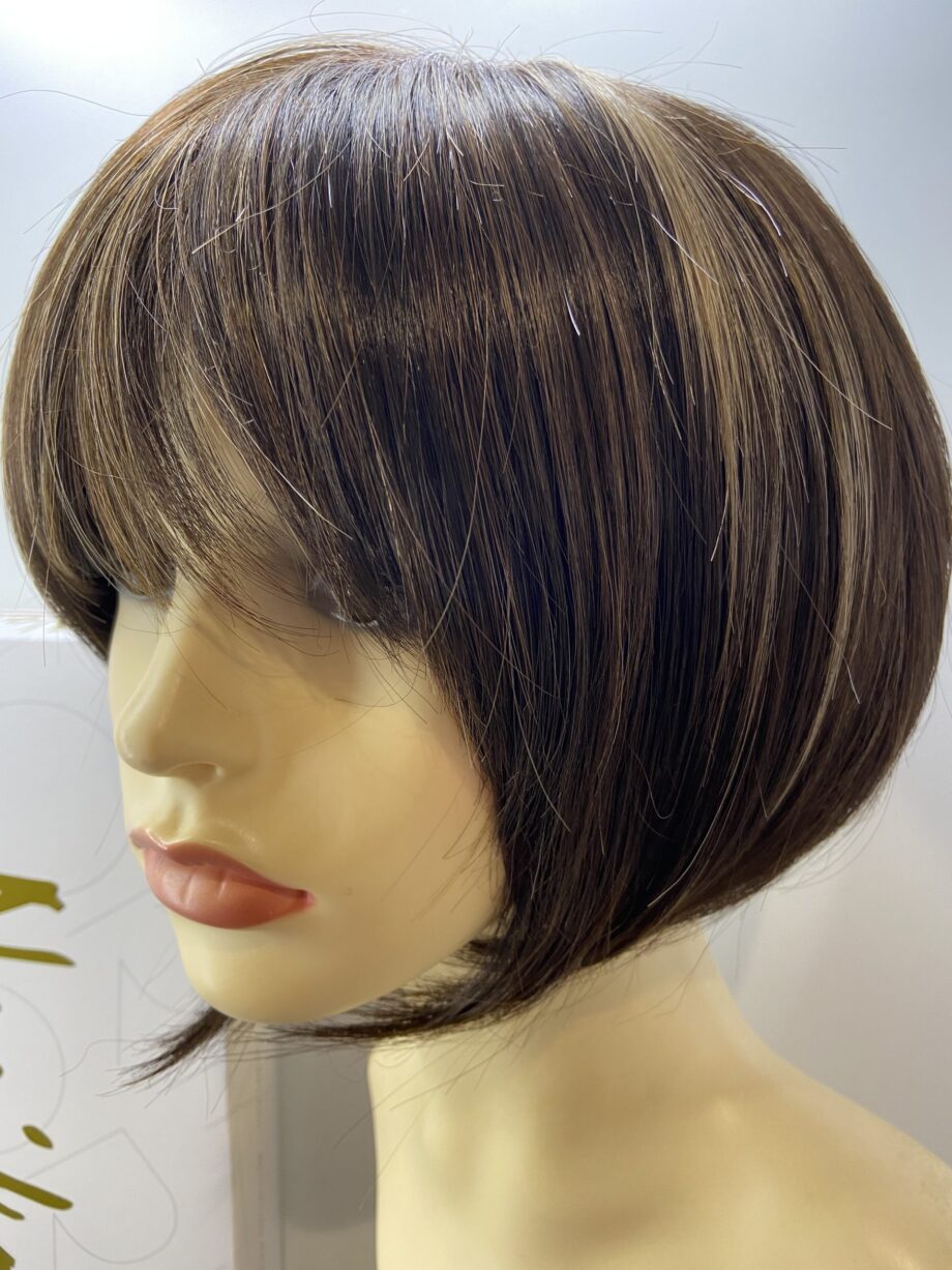 Highlighted brown shiny wig. Bbrms248