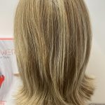Stunning blonde highlighted wig. Bblls235