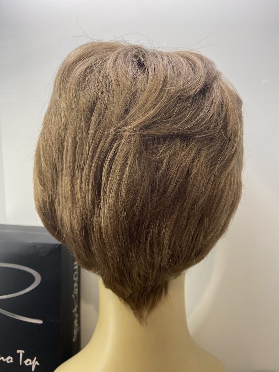 Sleek shiny short brown wig. Bbrss236