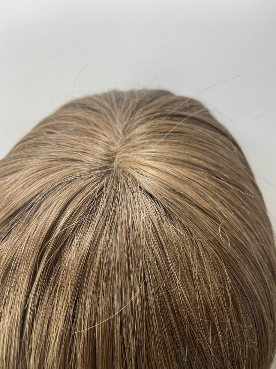 Mid brown short wig. Bbrms239