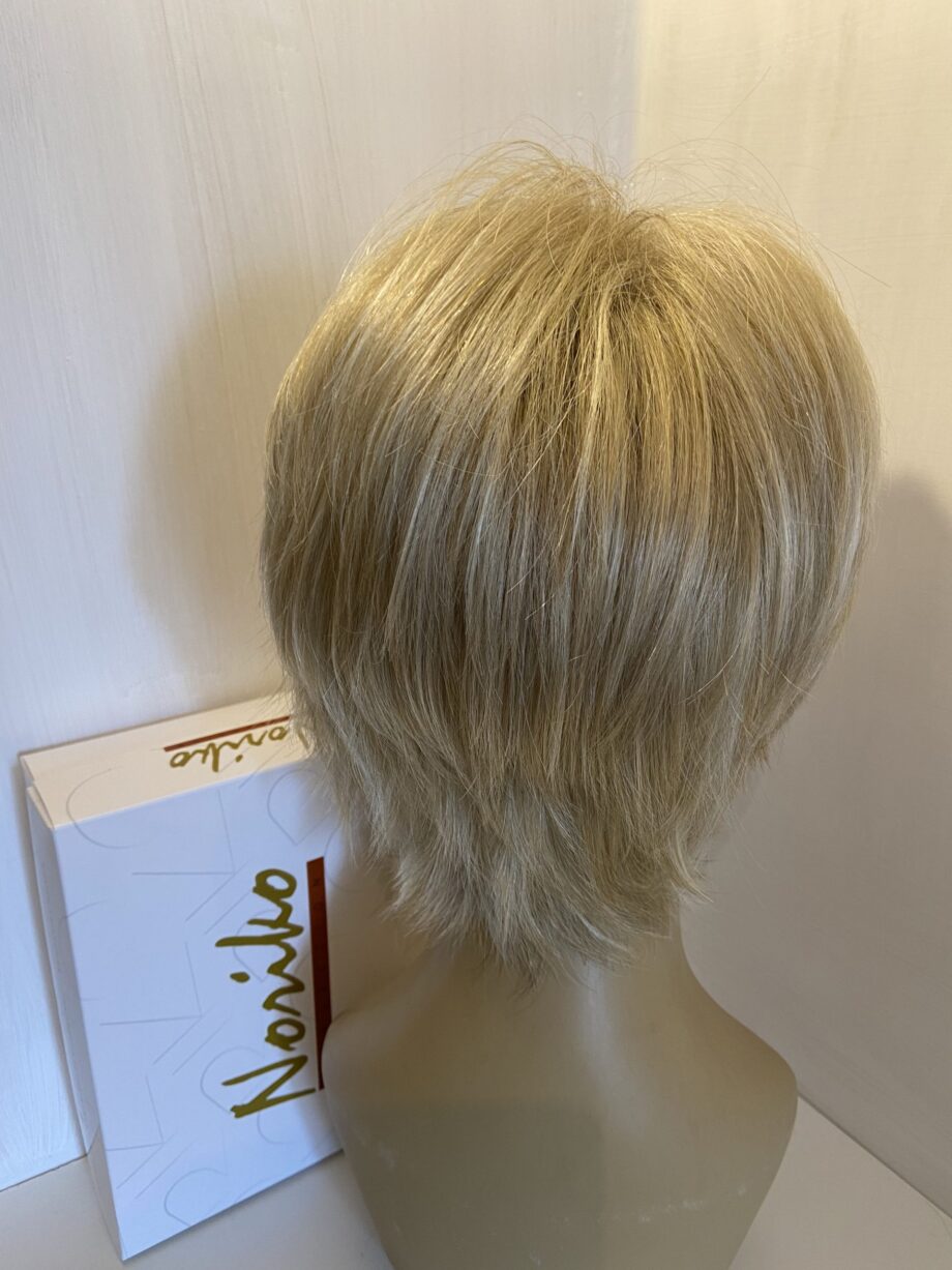 Noriko blonde wig. Bblss260