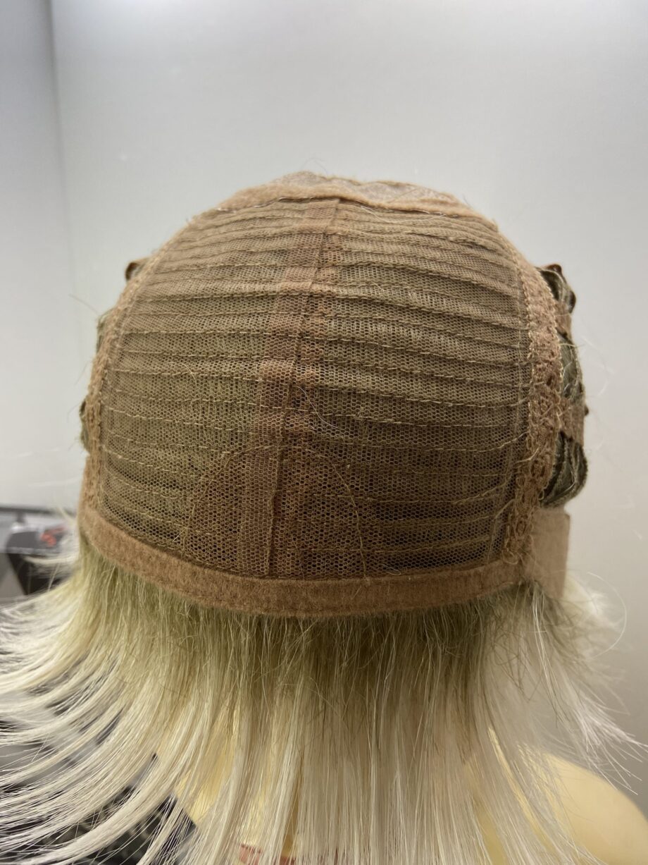 Ash blonde rooted wig. Bgss252