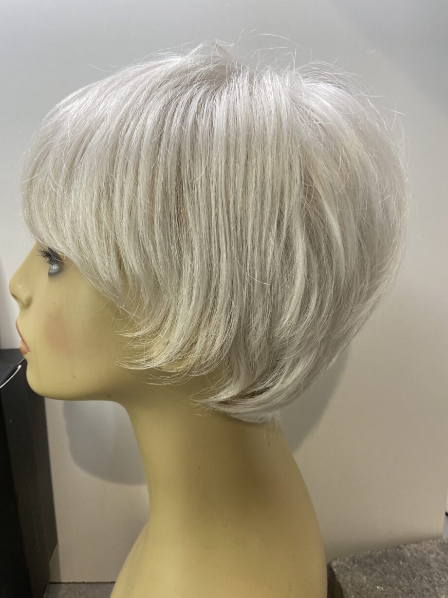 Silver smart Snow White wig. Gsss250