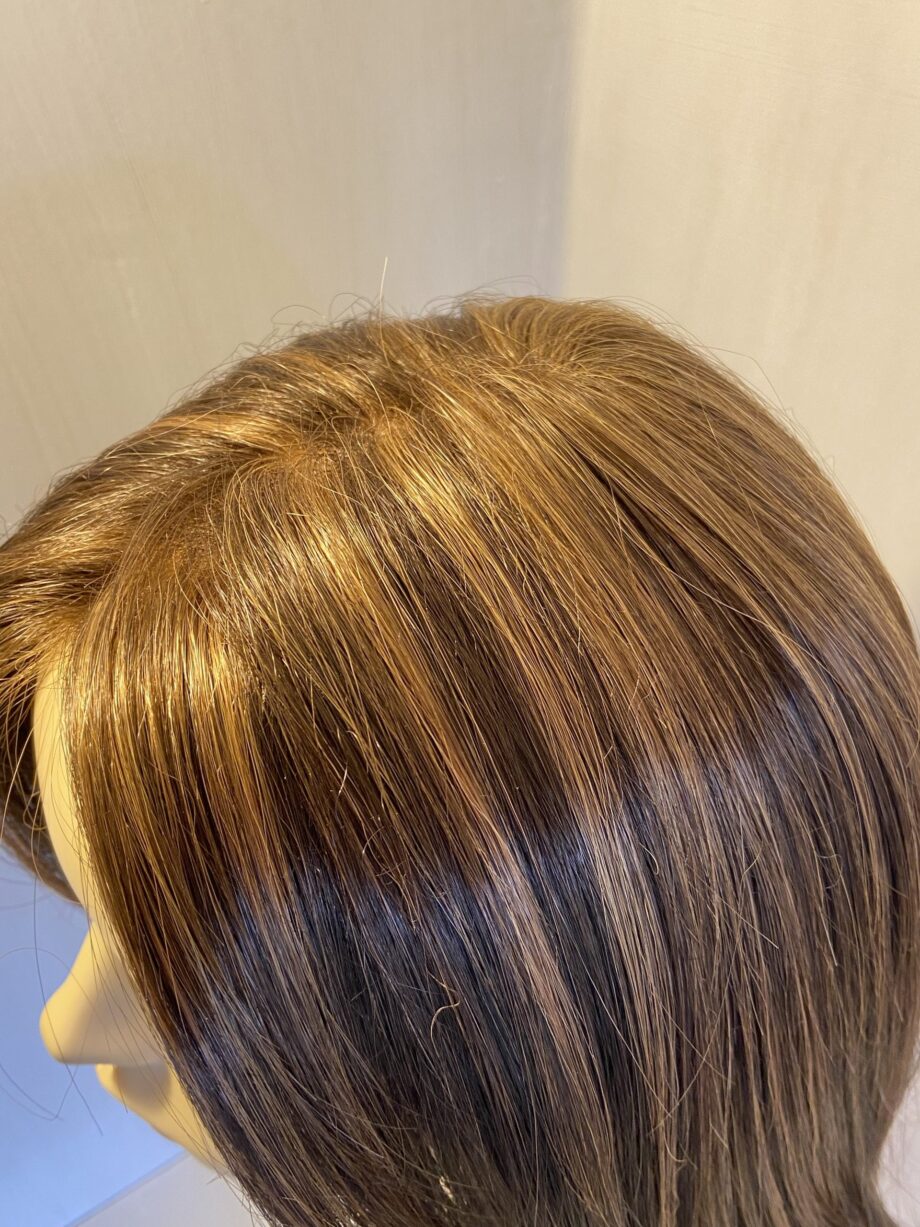 Stunning long brown wig. Brls734
