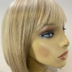 Light blonde highlighted wig. Blms714