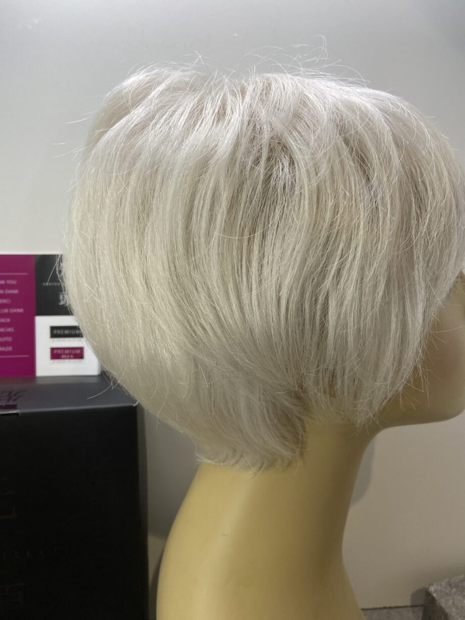 Silver smart Snow White wig. Gsss250