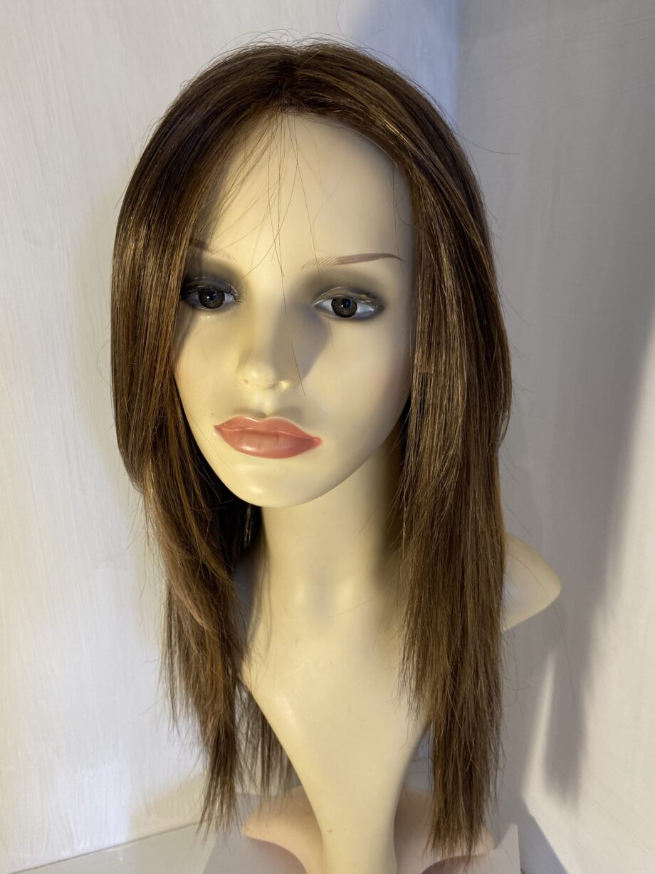 Stunning long brown wig. Brls734