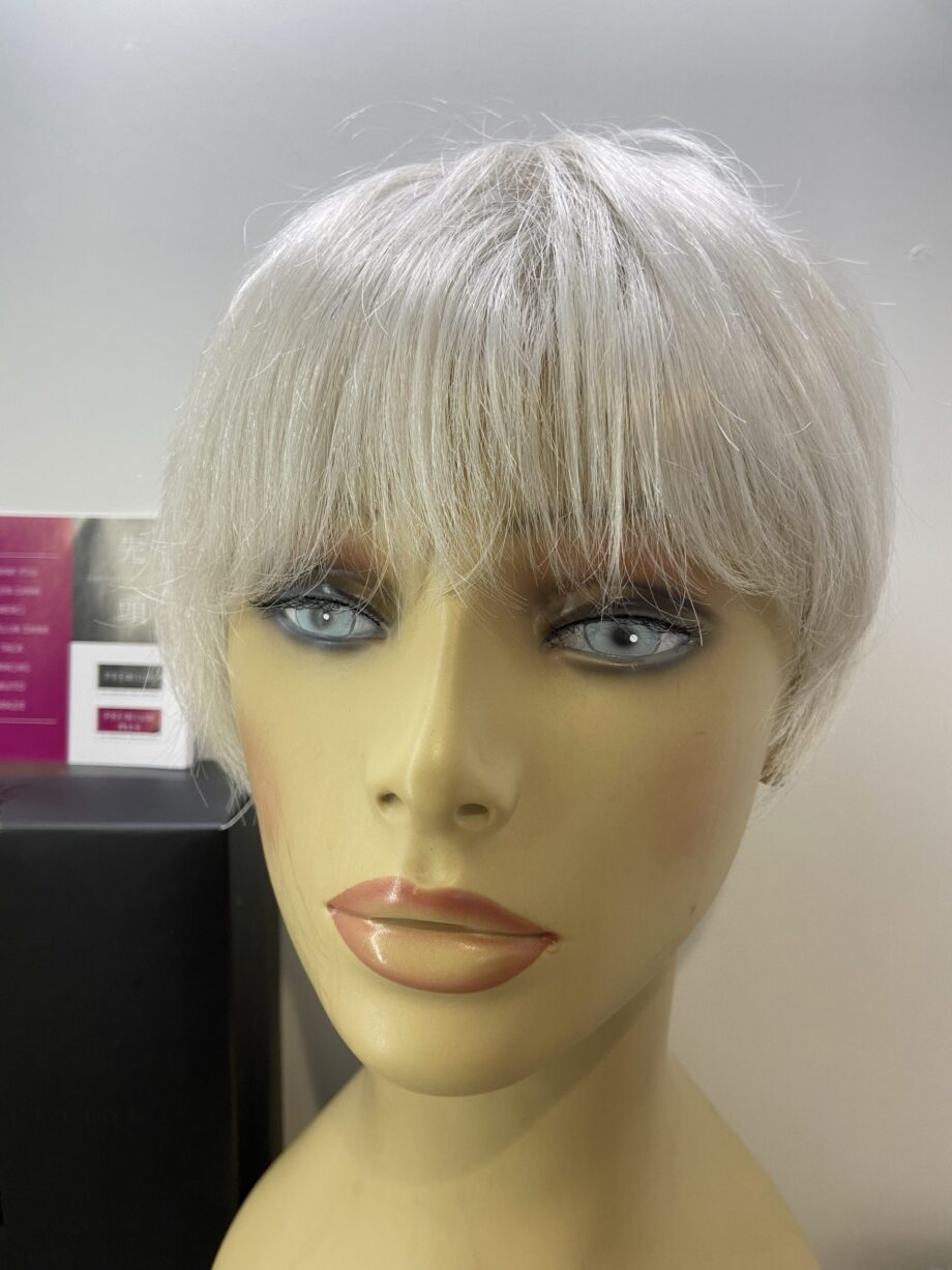 Silver smart Snow White wig. Gsss250