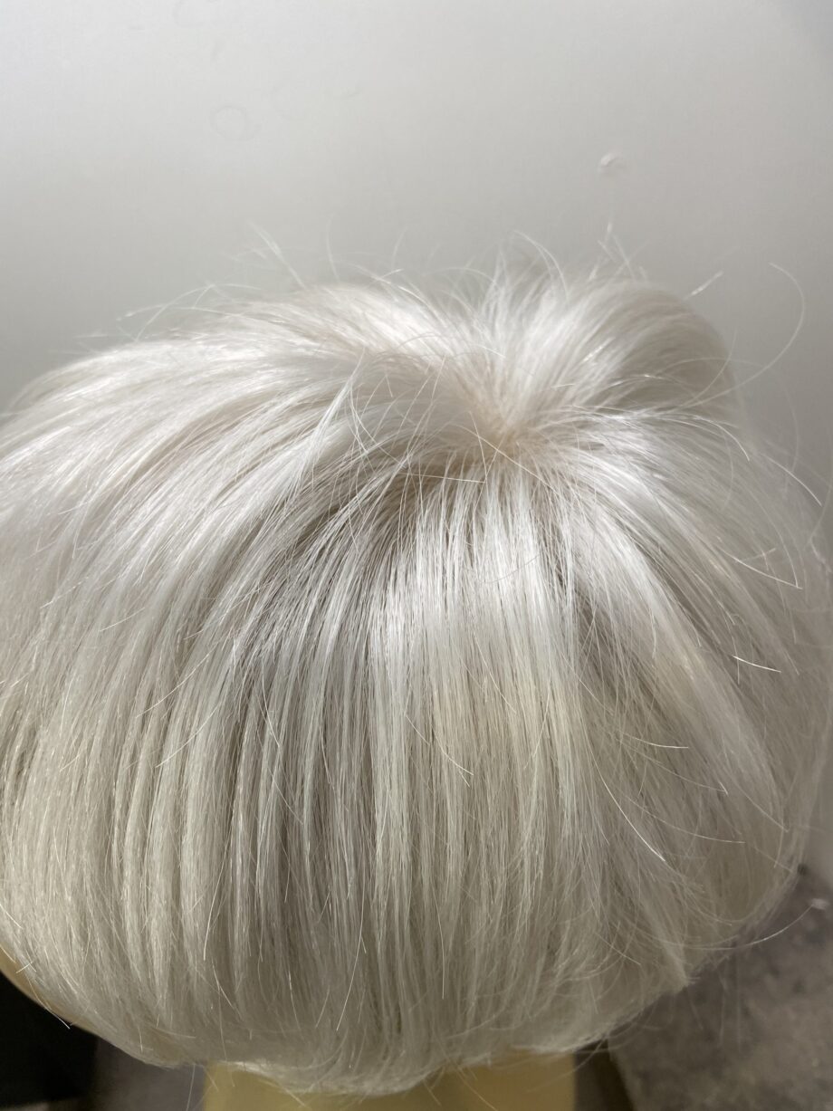 Silver smart Snow White wig. Gsss250