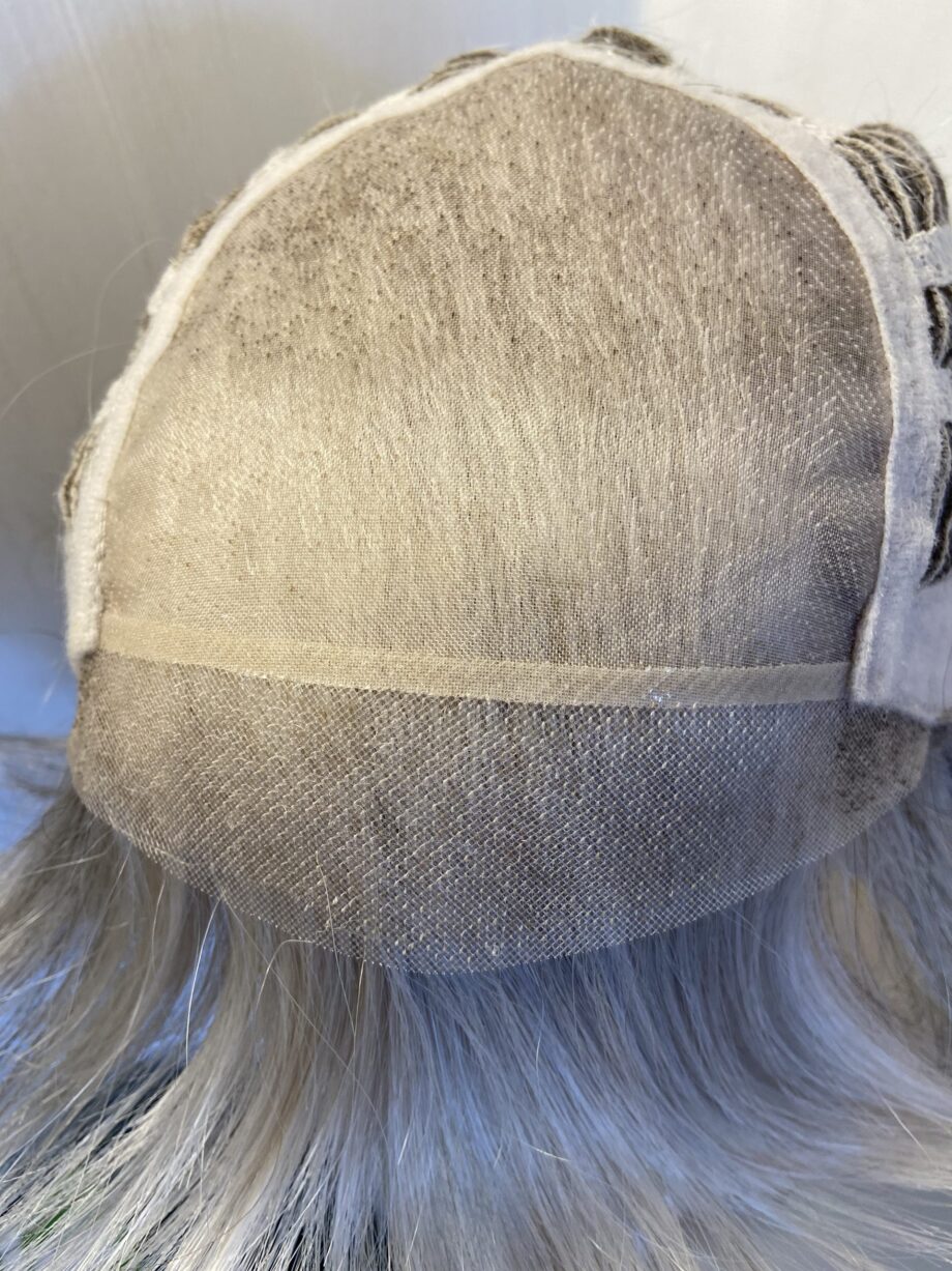 Silver grey wig. Bgmw261