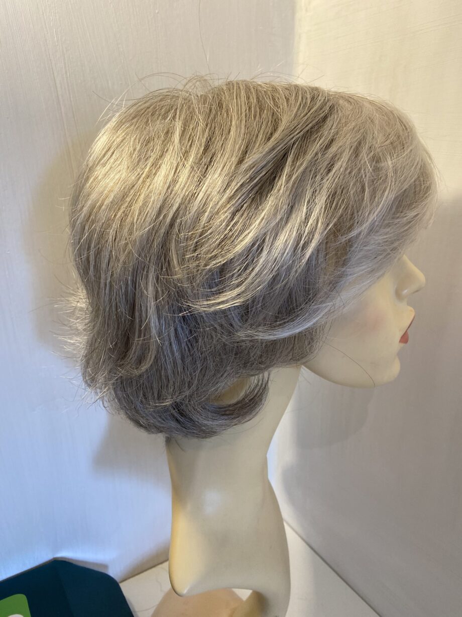 Silver grey wig. Bgmw261